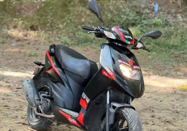 April sr150 fully fresh lot-95 condition super model-2018 running-21k 9768993350