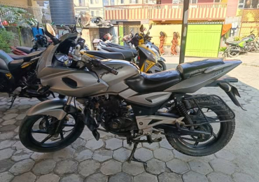 Bajaj Pulsar 220,70 Lot. Price-123900. Cont-9851042619 9801166815.