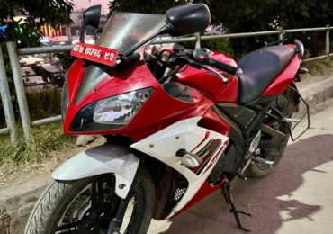74 lot SINGLE HAND USED FRESH YAMAHA R15 V1.5 S FI on Sale or Exchange