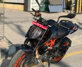 Duke 250 bs6 127 lot super fresh condition onsell