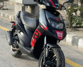 Aprila sr 150 108 lot super fresh condition sell and exchange 9860510669